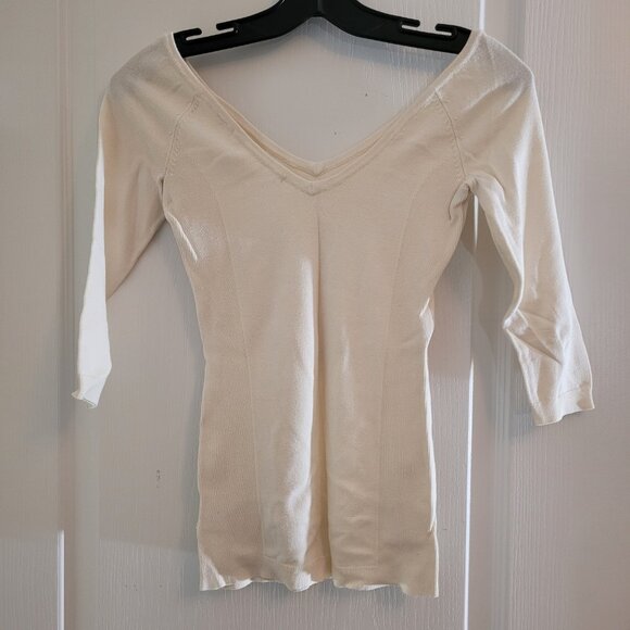 GUESS Women's 3/4 Sleeve Sweater Top - Picture 4 of 5